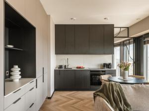 URBAN APARTMENTS Global Skyline 22nd Floor No 15 - Free Garage - LUXURY