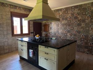 AMPLIO CHALET CON PISCINA y JARDÍN PRIVADO EN EL CORAZÓN DE LA BAHÍA DE CÁDIZ