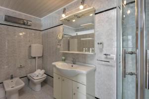 Seafront Adriatic Pearl Suite - Happy Rentals
