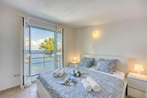 Valdarke Seaside Apartment - Happy Rentals