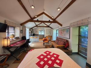Spacious Studio - Bicester Village & Silverstone