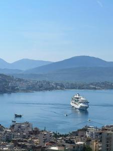 Highlight Apartment Saranda Elevated City View Stay