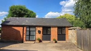 Spacious Studio - Bicester Village & Silverstone