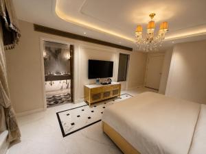 The Empire Palace , New Delhi