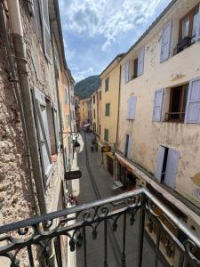 Studio avec balcon centre Castellane