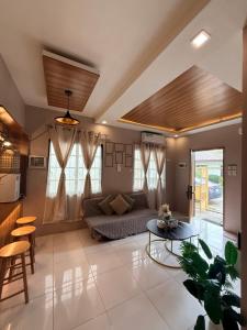 Bay Mau Homestay, 2BR House with generator- near Dahican beach