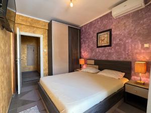 Purple Heart, Budva