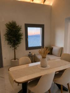 Villa Harmonia II-Seafront Retreat