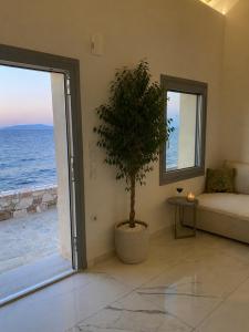 Villa Harmonia II-Seafront Retreat