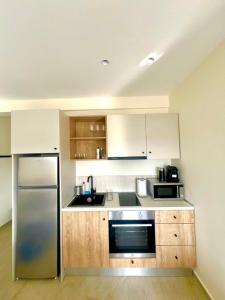 Azure Sea & Garden View Apartment