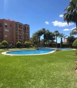 Riad garden pool