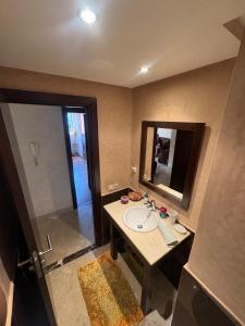 Riad garden pool