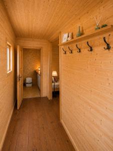 Lake View Glamping pod Radyní bez tekoucí vody s omezenou elektřinou