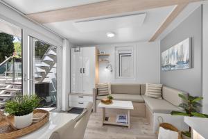 Modern Floating Home - Hausboot SEAESTA - Rooftop Jacuzzi Terrace & Marina Portorož Views