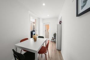 Flat with a Patio Near Liberdade and Marquês AC