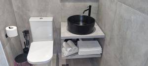 Seaside apt with swimming pool & parking #1