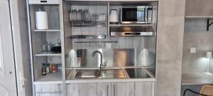 Seaside apt with swimming pool & parking #1