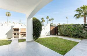 Frontline Beach Townhouse El Rosario- 4 Bedrooms