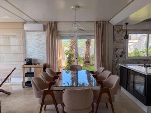 Villa bord de mer vue incroyable avec piscine