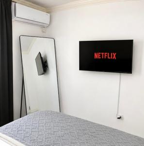 StayCentral, Cozy 2BR Apt in the heart of the city