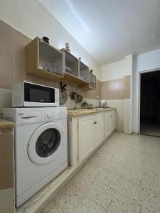 Dar KAMOUN - 2BR Apts with 5G WiFi & Parking, Houmt Souk & Corniche