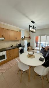 Sunny Algarve Retreat - Pool & 10 min to beach
