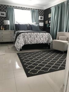 Modern centric One-Bedroom Apartment 3-B