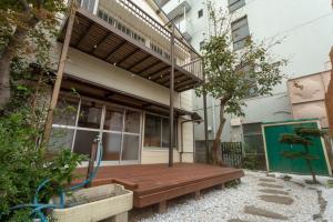Tipy records inn house
