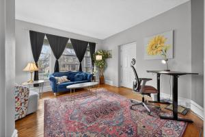 2 Bedroom Apartment 1st floor fully remodeled in historic district near downtown Grand Rapids!