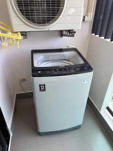 1Bedroom Condo with Pool, Gym near Airport Beach