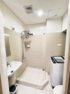 Condo near NAIA Airport with pool - Beatus Suite