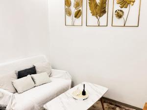 Condo near NAIA Airport with pool - Beatus Suite