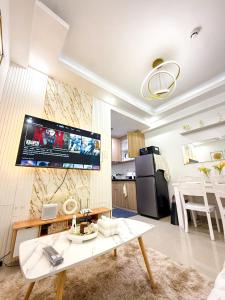 Condo near NAIA Airport with pool - Beatus Suite