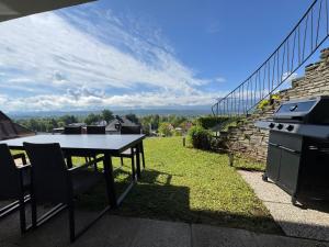 Panorama-Retreat am Waldrand nahe Seen und Bergen
