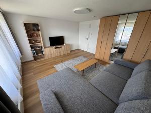 Panorama-Retreat am Waldrand nahe Seen und Bergen