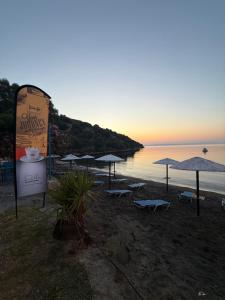 Mani Sea View Rooms