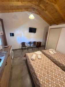 Mani Sea View Rooms