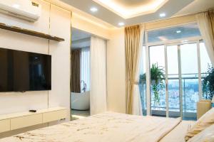 The Crown Luxury 4BR Penthouse