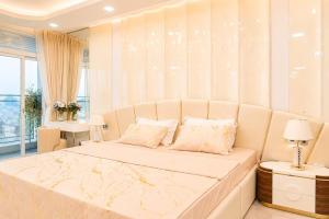 The Crown Luxury 4BR Penthouse