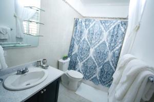 Cattleyas Kingsway Suite