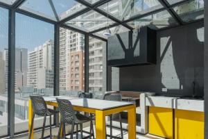 Metro Moneda Turistico Fully equipped AC TV WIFI6