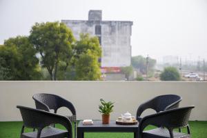 ELIVAAS Lush Haven 4 BHK Villa Private Pool, Terrace & Landscaped Garden