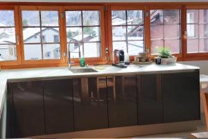 Ruhiges Alpen-Chalet im Saastal und Bergblick