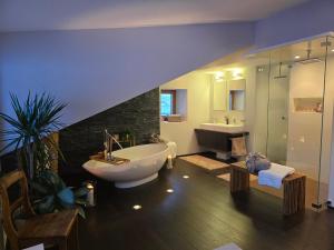 Ruhiges Alpen-Chalet im Saastal und Bergblick
