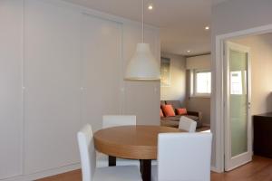 Júlio Dinis Flat, by Flat in Porto