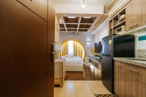 Golden Luxe Staycation Studio