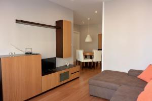 Júlio Dinis Flat, by Flat in Porto