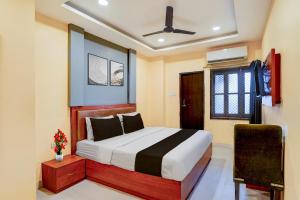 Super OYO Collection O BHU Road Varanasi Formerly Hotel Swarna Banquet