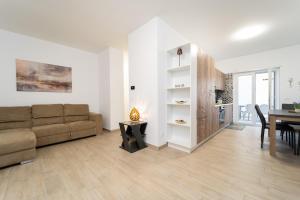 Hestia Luxury Garden Suite -Jacuzzi Near Beach