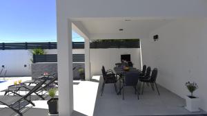 Villa Kristina - Makarska by Villas Guide